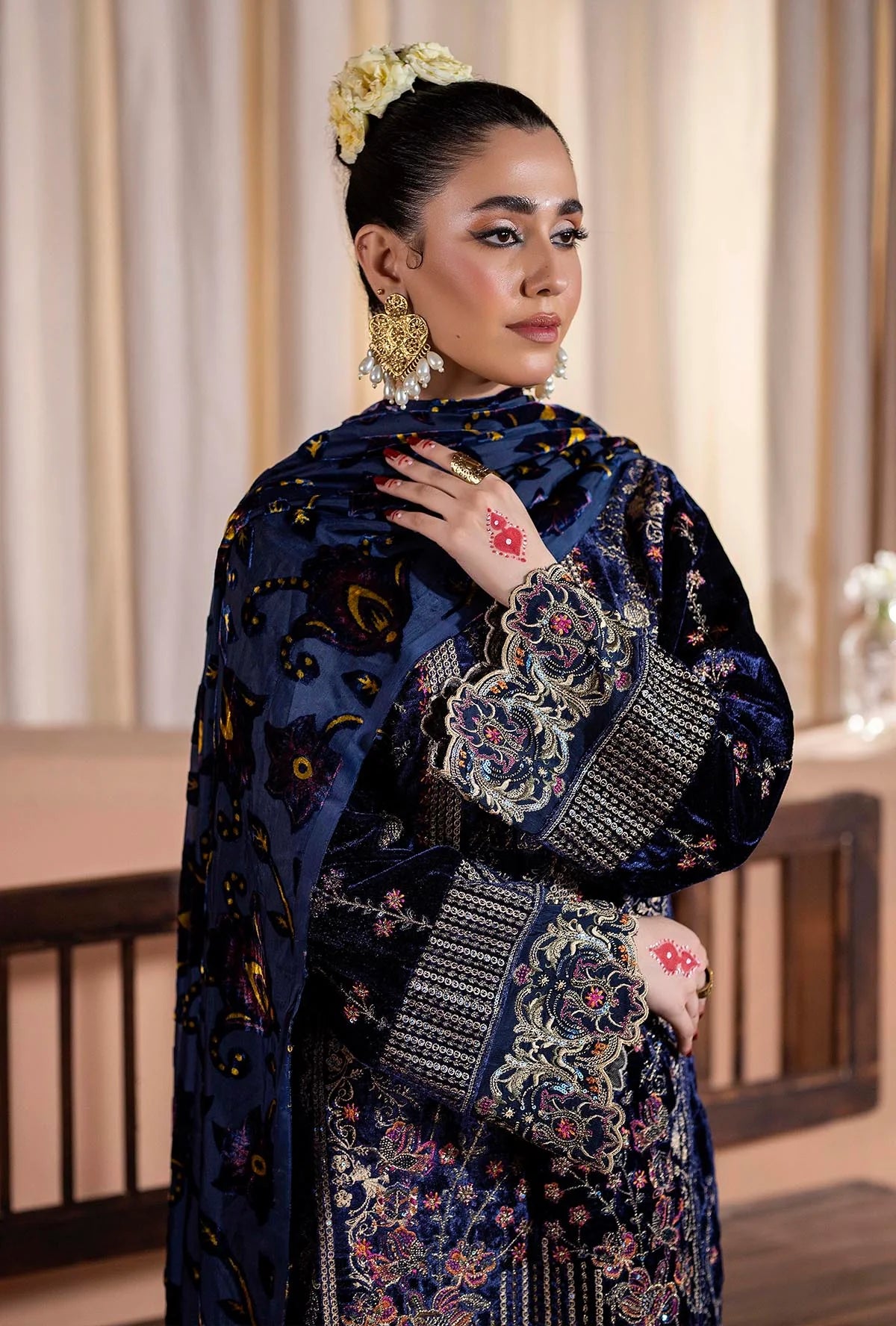 Plachi-0009 Stitched Embroidered Velvet Salwar Kameez with Velvet Shawl