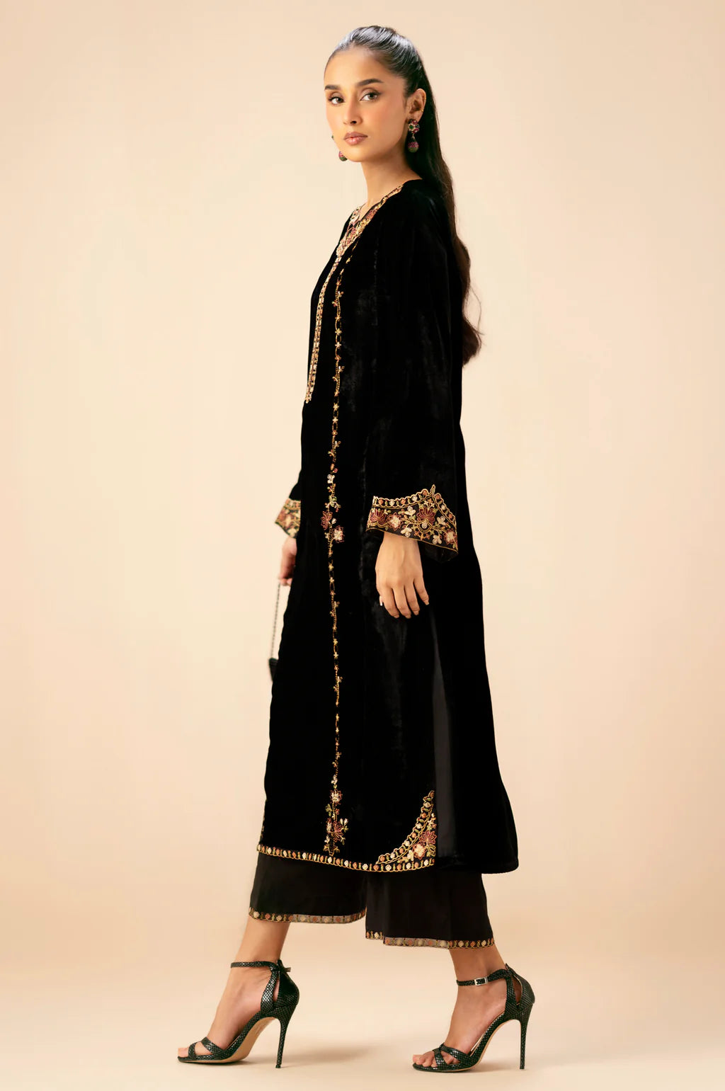 EMBROIDERED VELVET SUIT