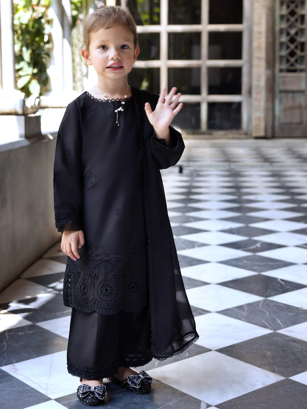 ALGR-3PS-LS-017 – Black Lawn 3 Piece Stitched Suit