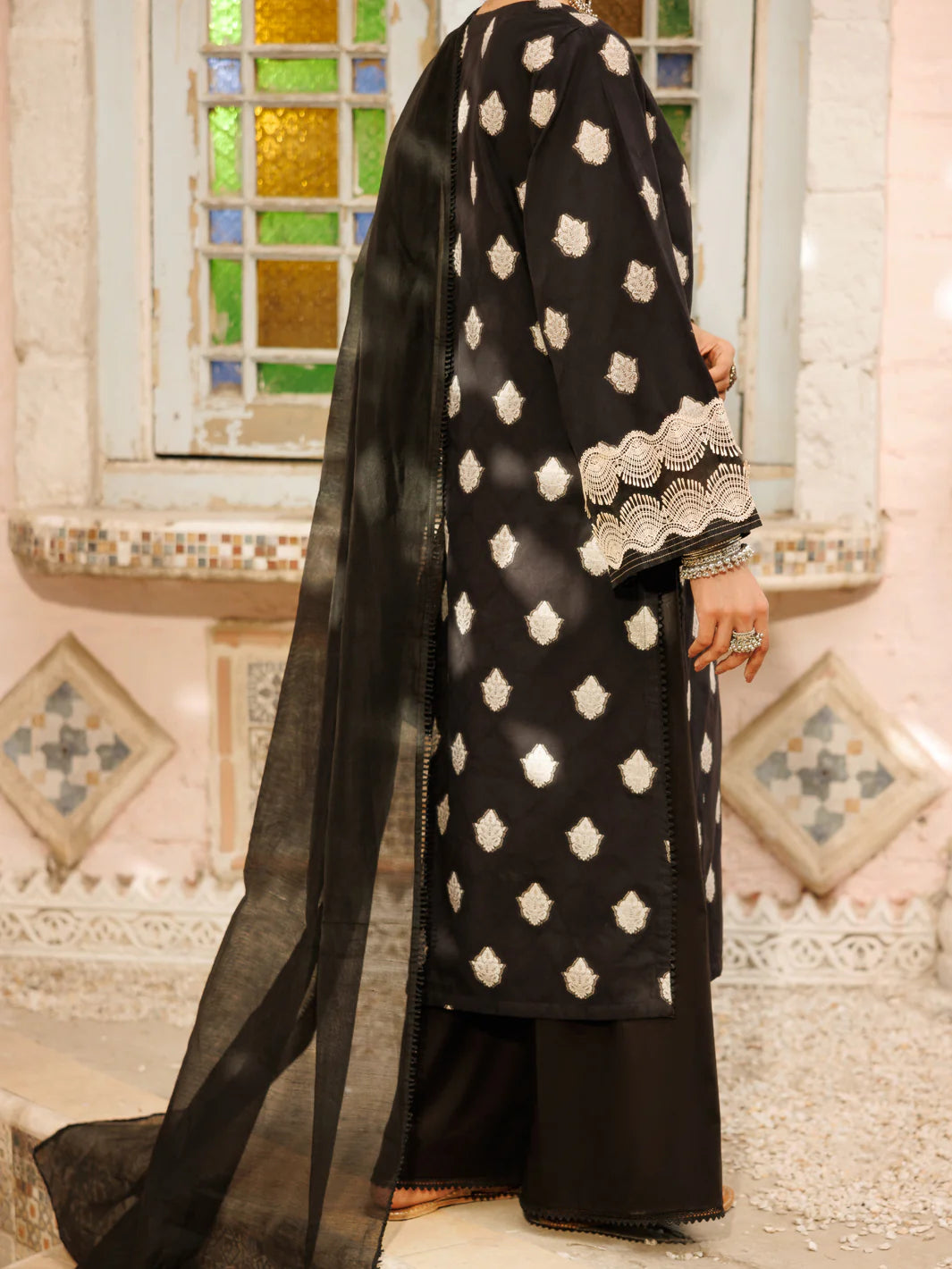 ALP-3PS-2269 – Black Yarn Dyed Jacquard | Stitched Suit