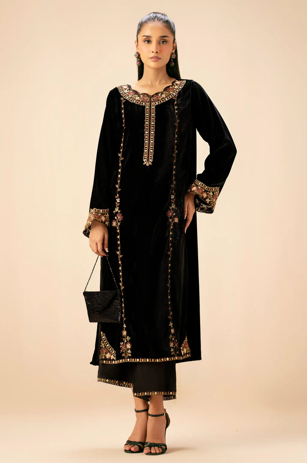 EMBROIDERED VELVET SUIT