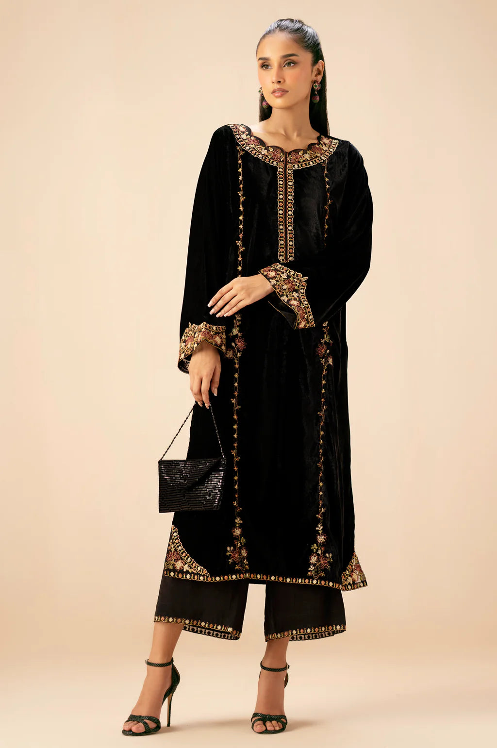 EMBROIDERED VELVET SUIT