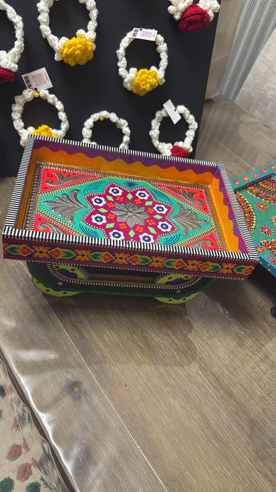 Hand Made Gajra & Bindi ( Minimal Design)