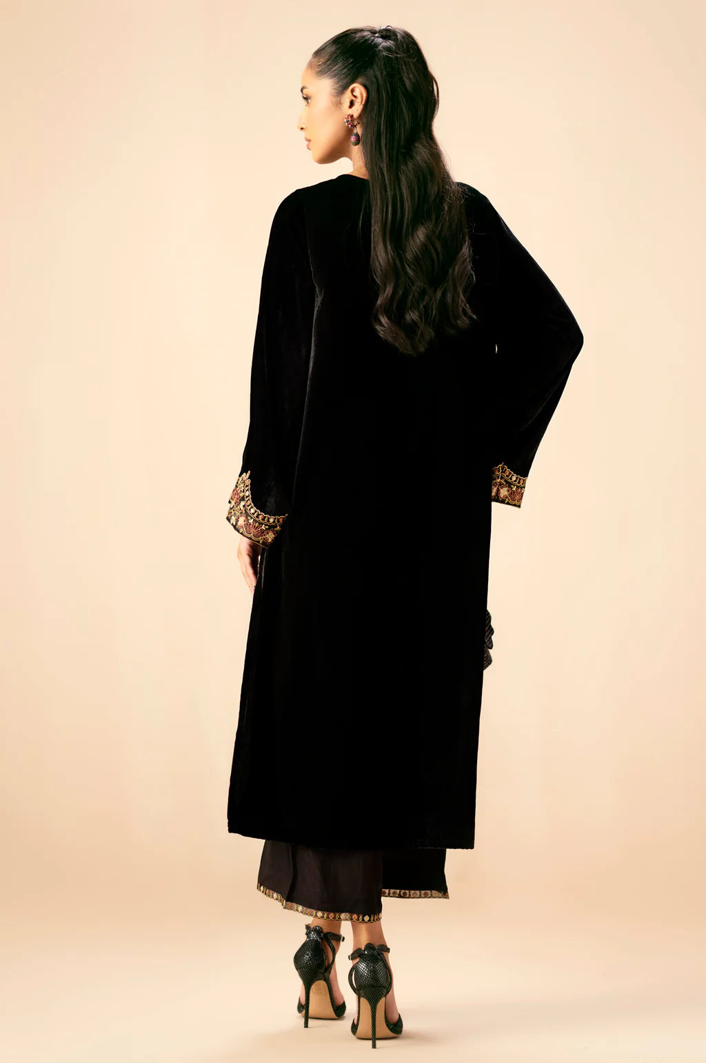 EMBROIDERED VELVET SUIT