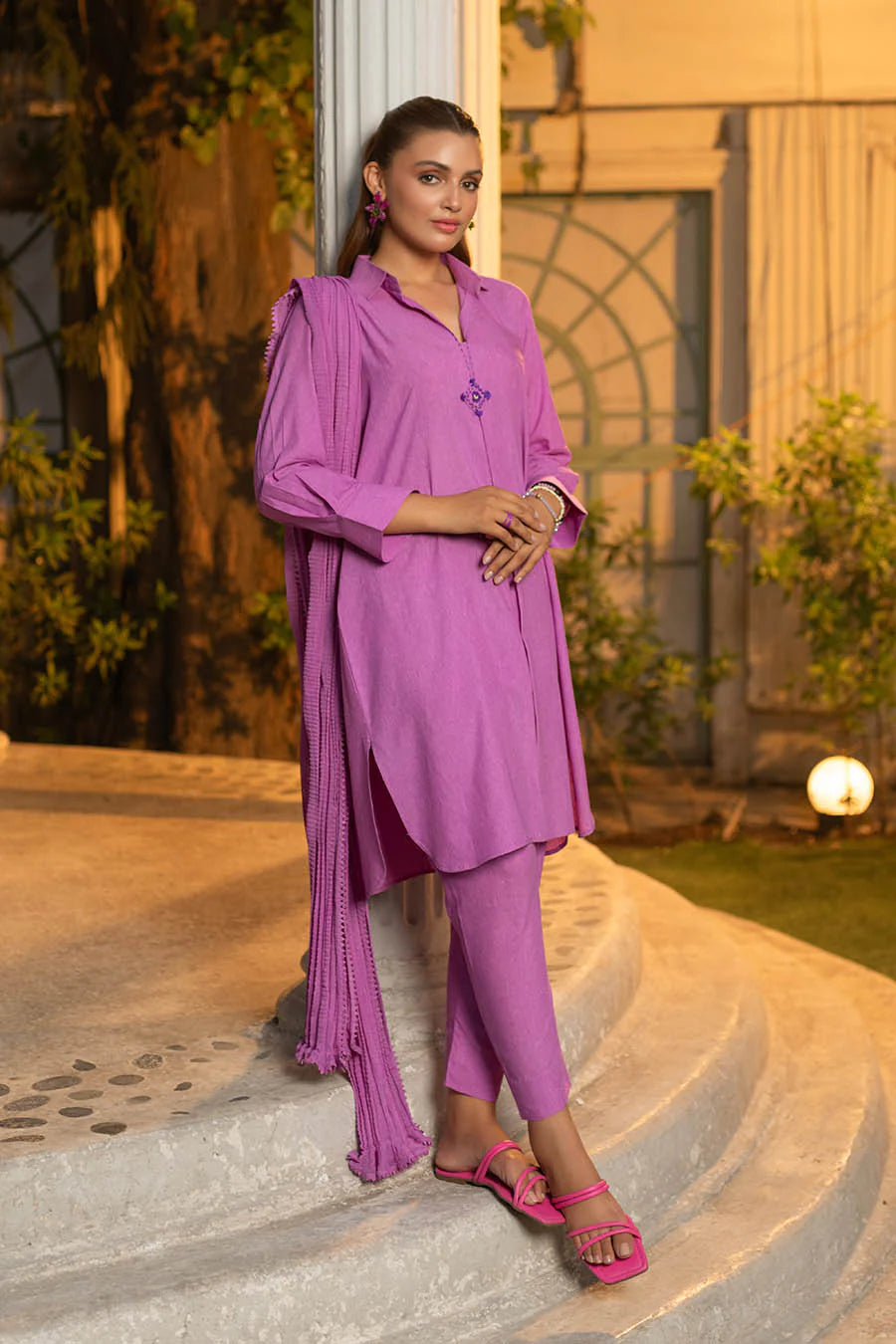 Pure Karandi Hand Embroidered shirt with pants and Chiffon Chunnari - pink - khudabaksh