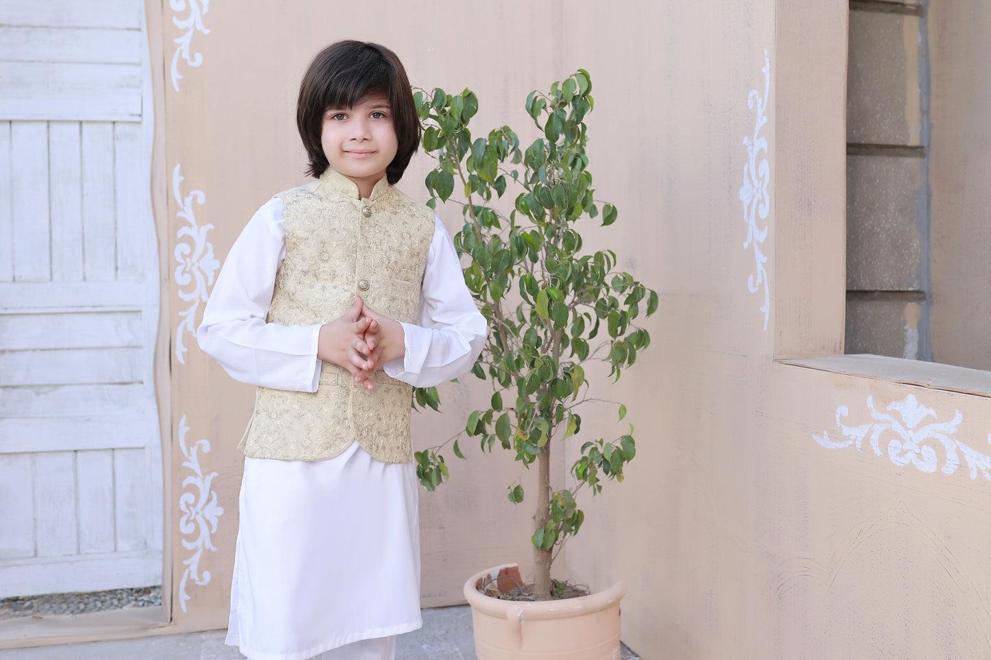 Off White Embroidered Waistcoat Suit - V24