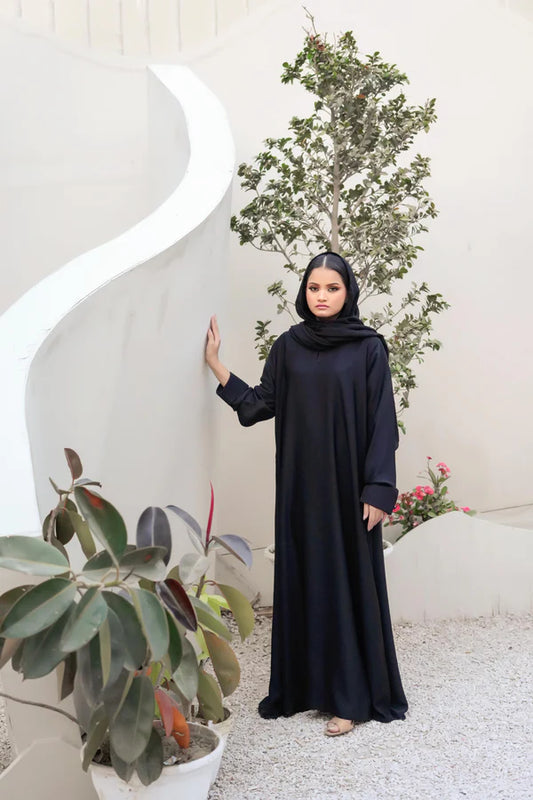 Essential Abaya Black