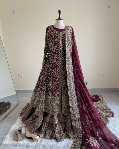 4.5-yard crinkle chiffon dupatta with hand-embellished details