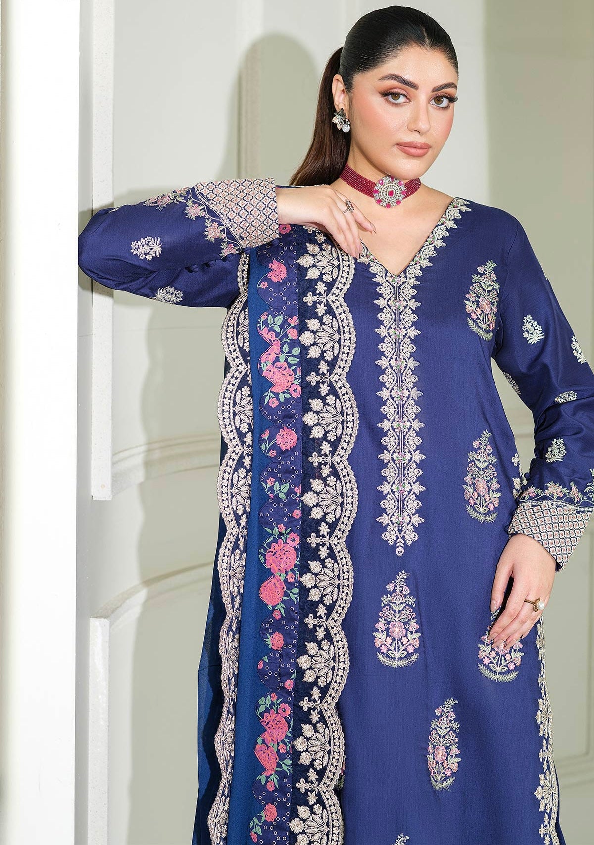 Violet Majesté Eid