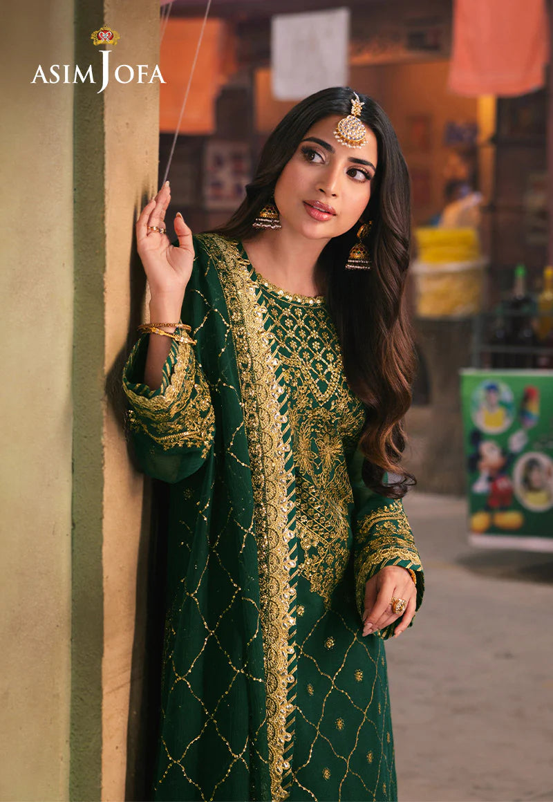 Asim Jofa’s lush green embroidered ensemble with delicate gold accents