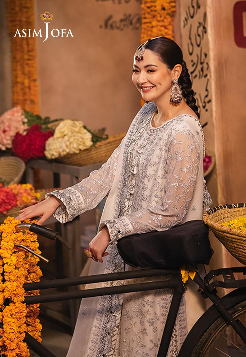 hania amir wearing Asim Jofa White Embroidered Chiffon 3-Piece Suit