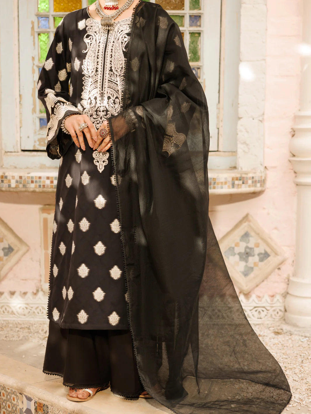 ALP-3PS-2269 – Black Yarn Dyed Jacquard | Stitched Suit