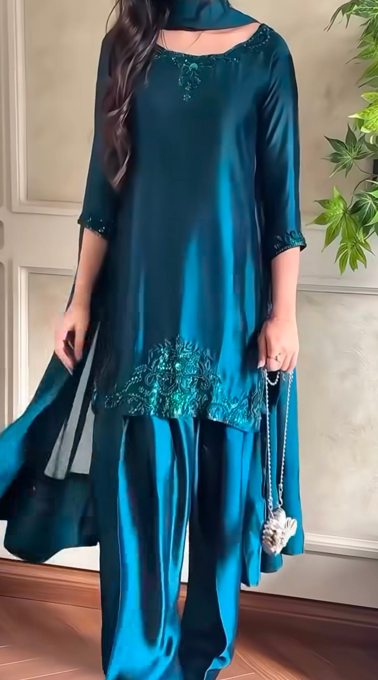 Hand Embroidered Farshi Shalwar Suit- Shalwar Kameez