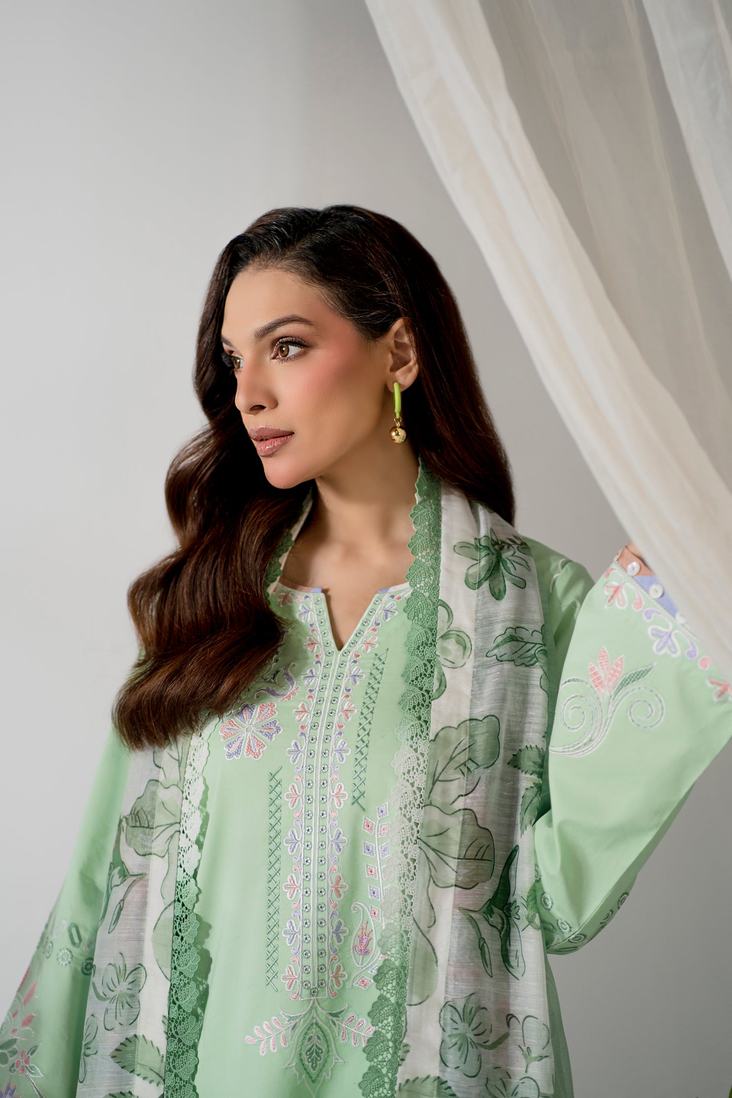 Atiya Irfan Collection 02