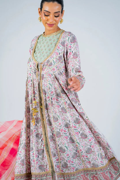 detailed view of Mahroo 3-Piece Set – Flared Kurta, Pants & Dupatta