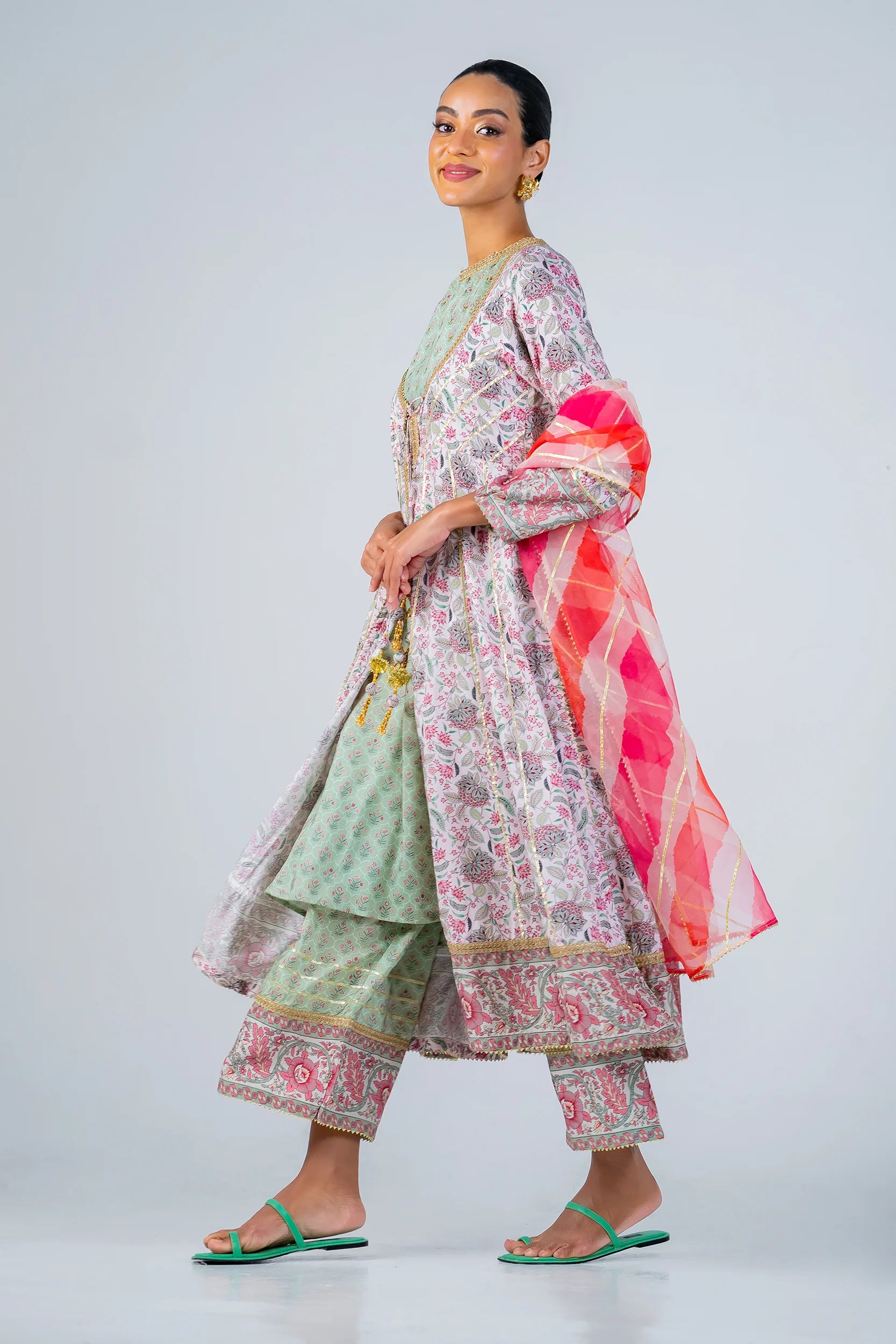 side view of Mahroo 3-Piece Set – Flared Kurta, Pants & Dupatta