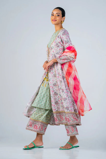 side view of Mahroo 3-Piece Set – Flared Kurta, Pants & Dupatta