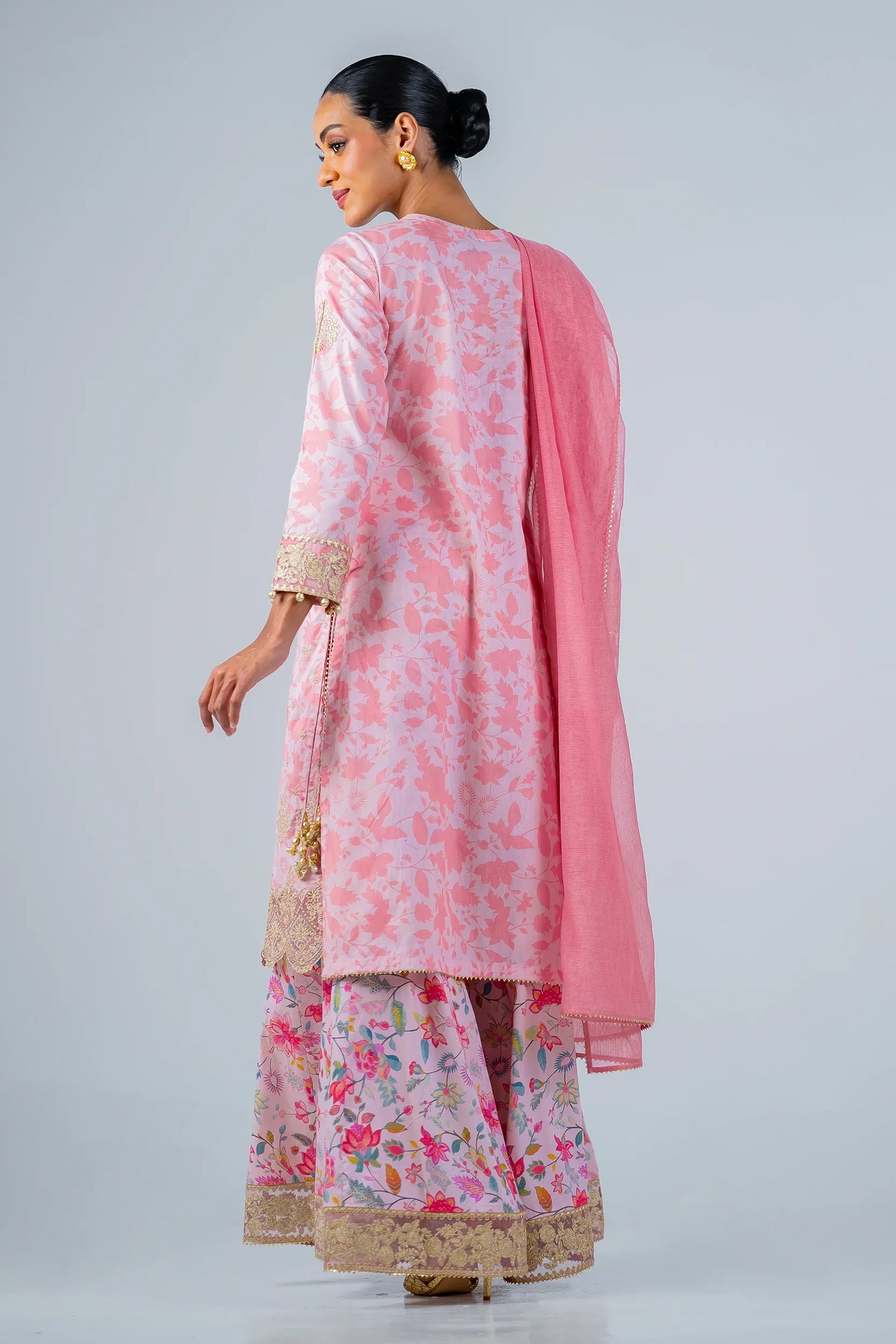 Elegant pink embroidered kurta for women, available in the USA