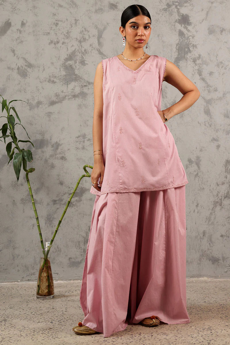 EMBROIDERED PETAL MIST SET