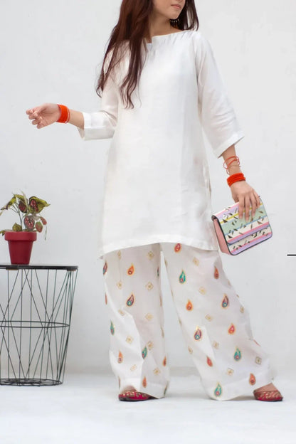 MSP-010-AYSE | White Seesha Silk With 3 Tone Dupatta