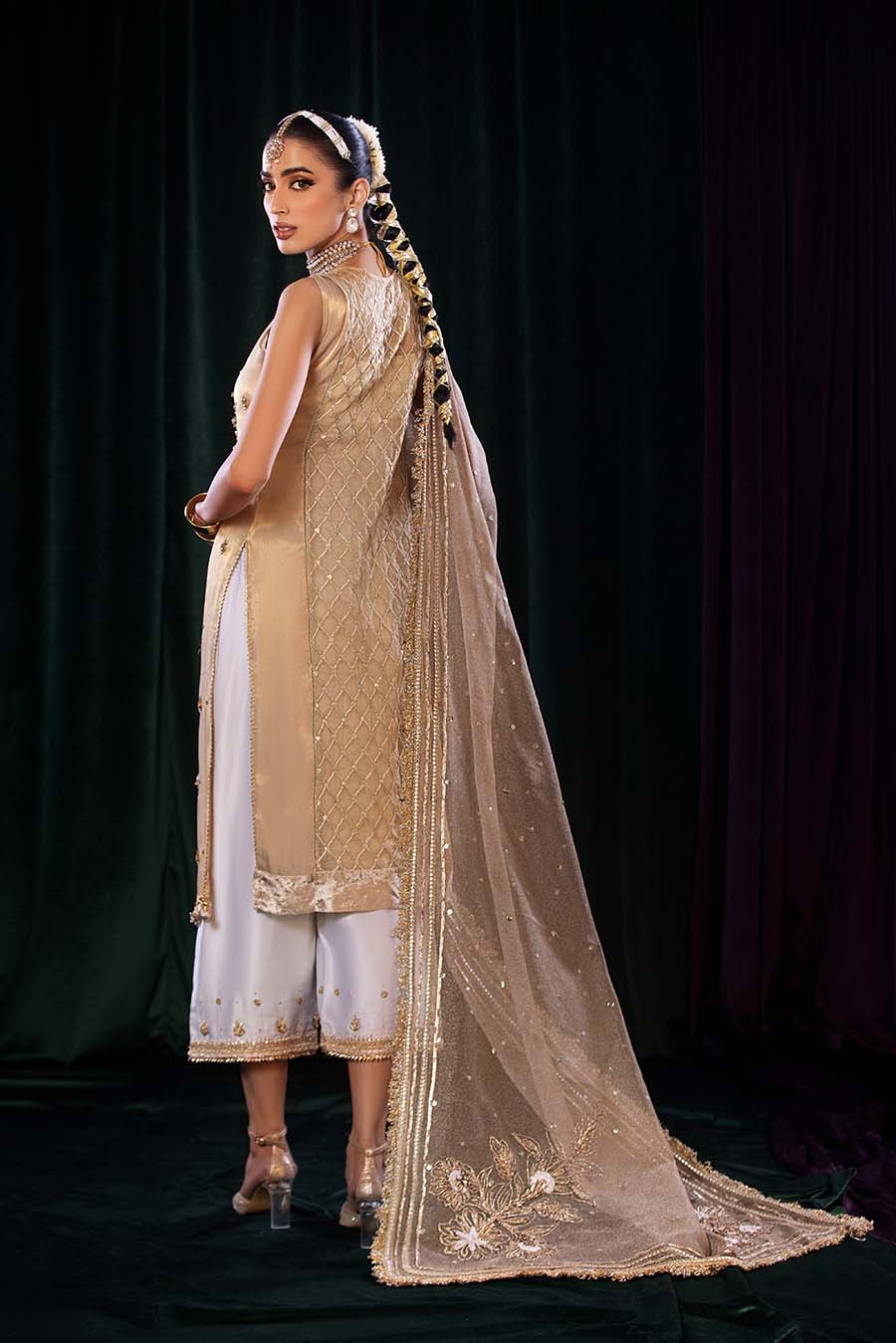 Side view of model wearing shirt and dupatta