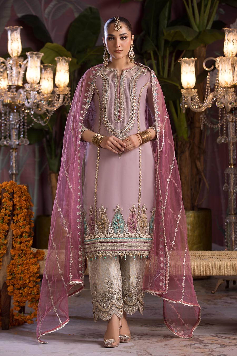 Hand Embroidered Organza Suit with Dupatta & Jamawar Shalwar Mauve / L Hand Embroidered Organza Suit with Dupatta & Jamawar Shalwar Mauve / L