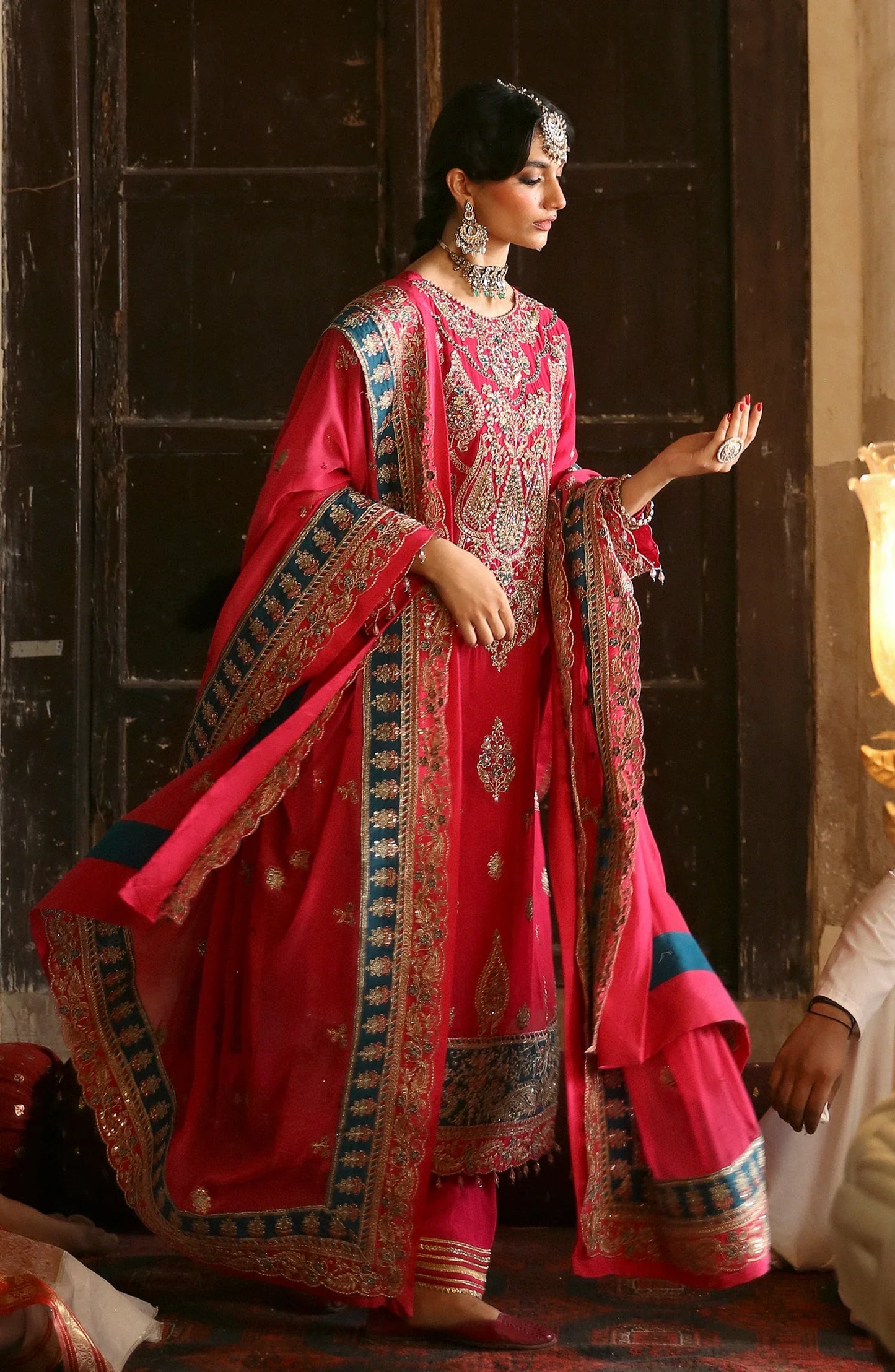 Chiffon embroidered dupatta of EA-Saanvi suit with organza borders