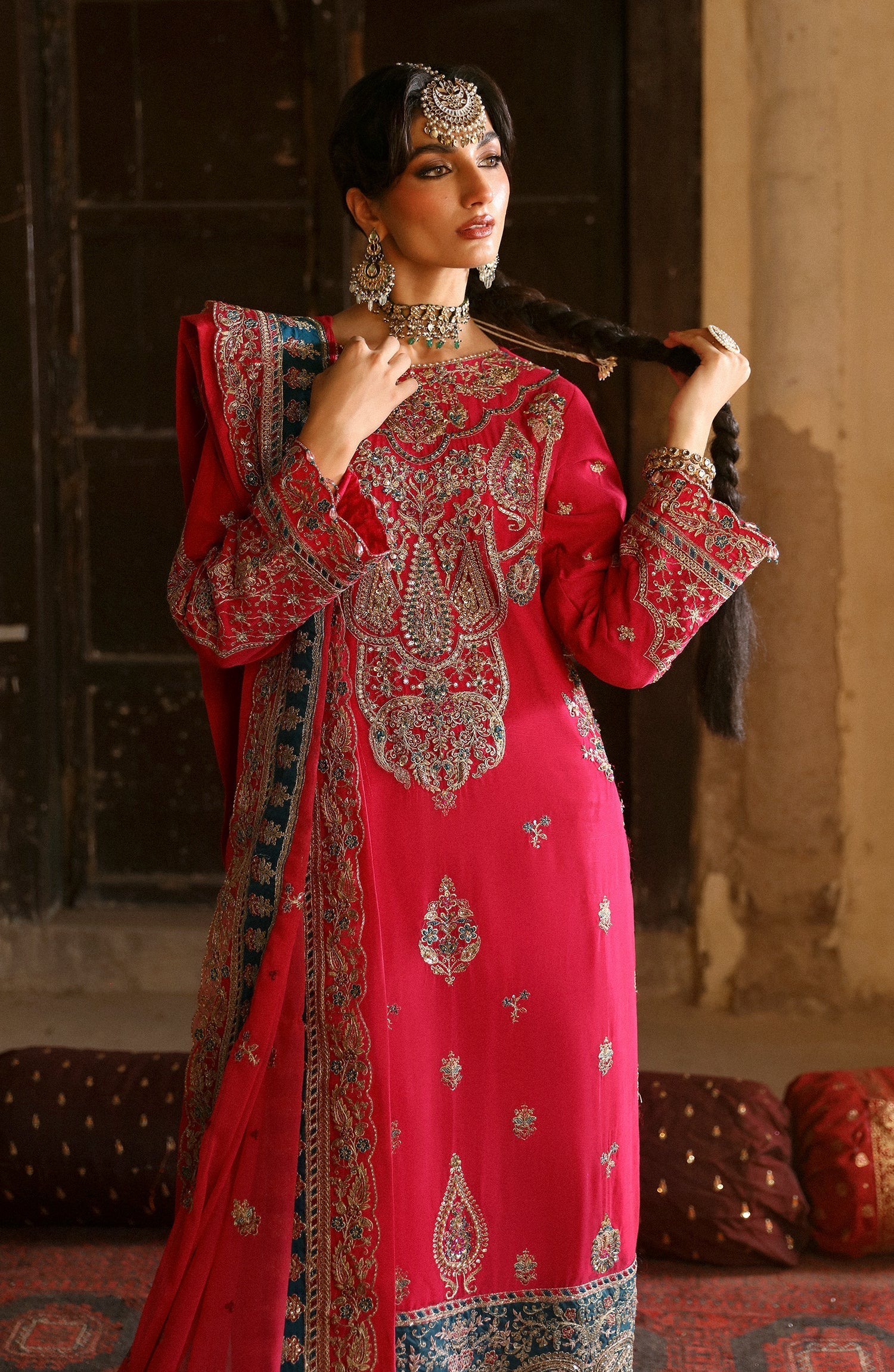 Close-up of organza embroidered border on EA-Saanvi suit sleeves