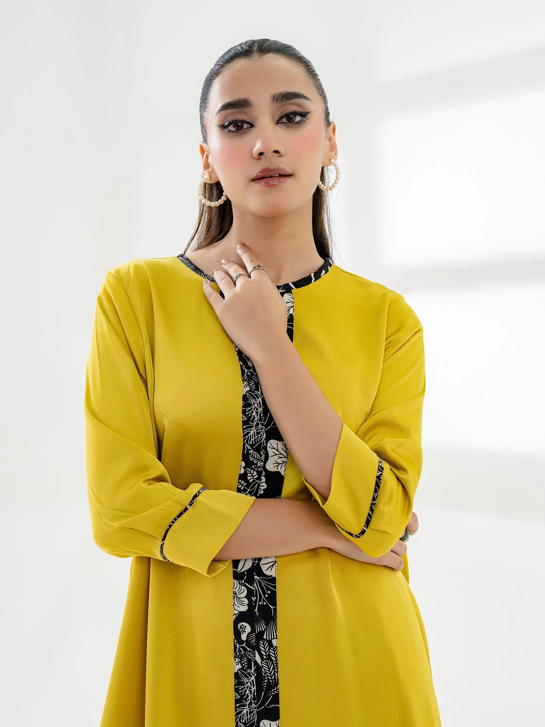 Yellow 2-Piece Silk Suit with Printed Shirt and Slit