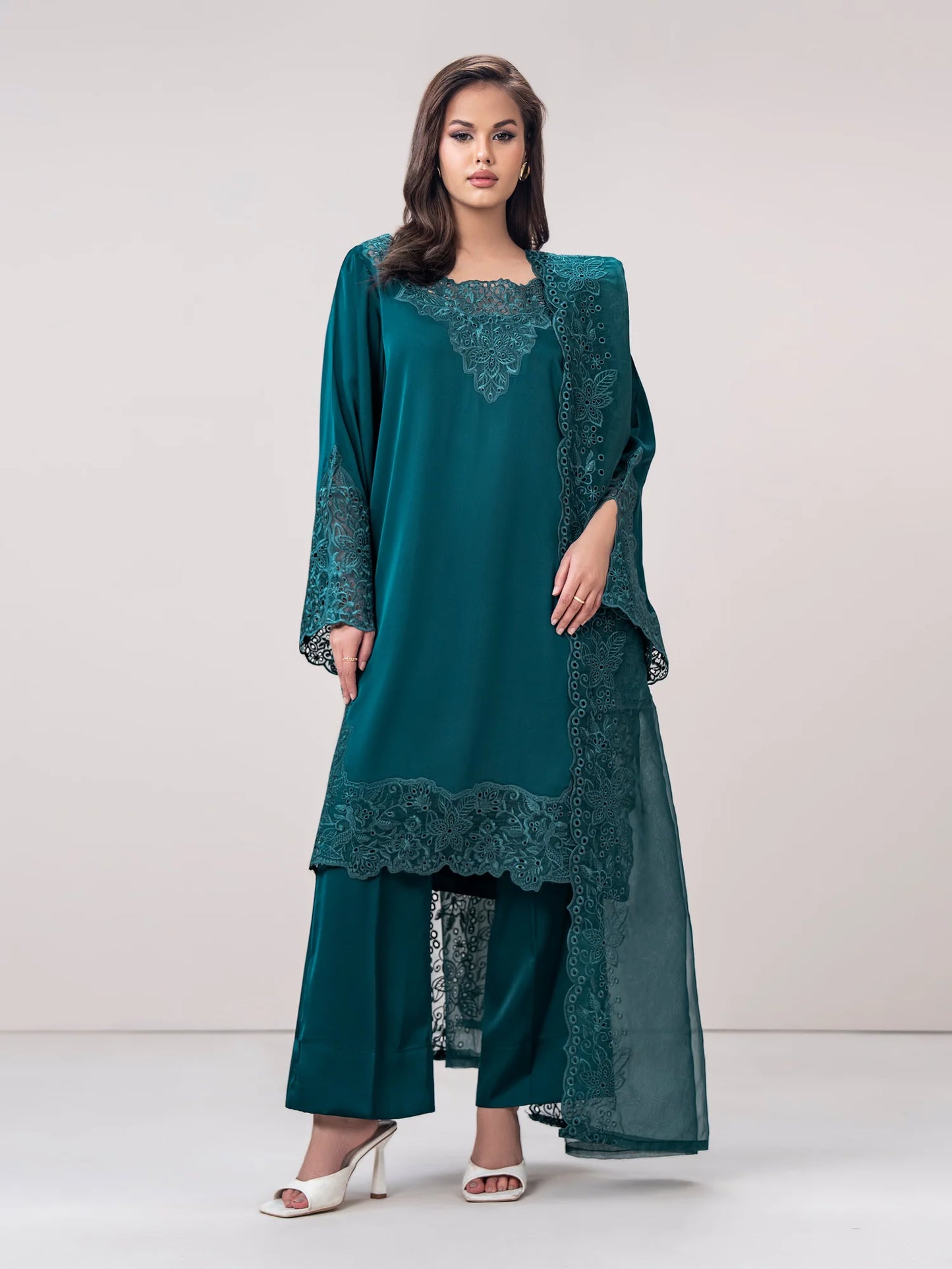 3 Piece Grip Suit- Embroidered (Pret)