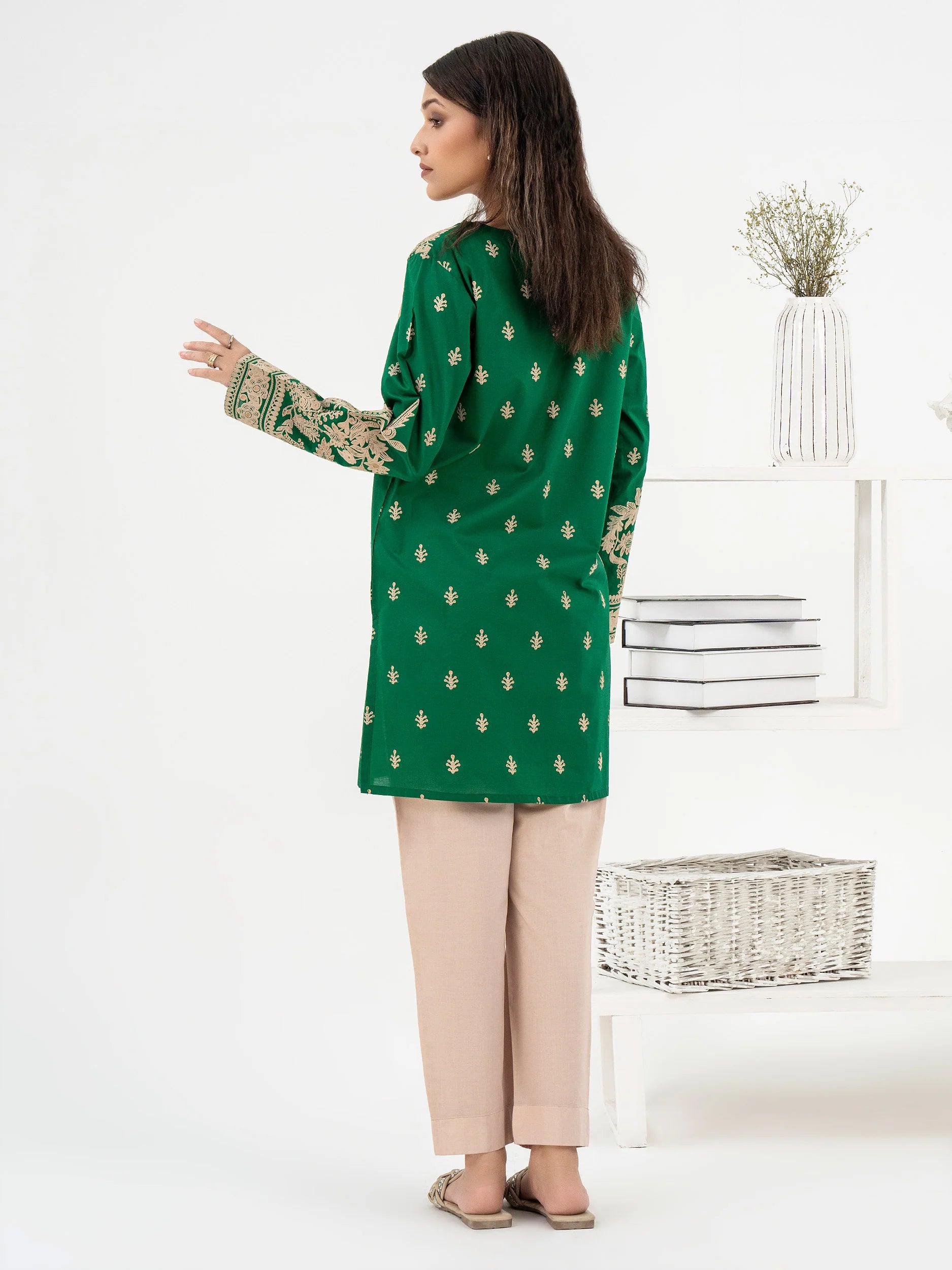 back-Cambric-Kurti-Paste-Print-Pret