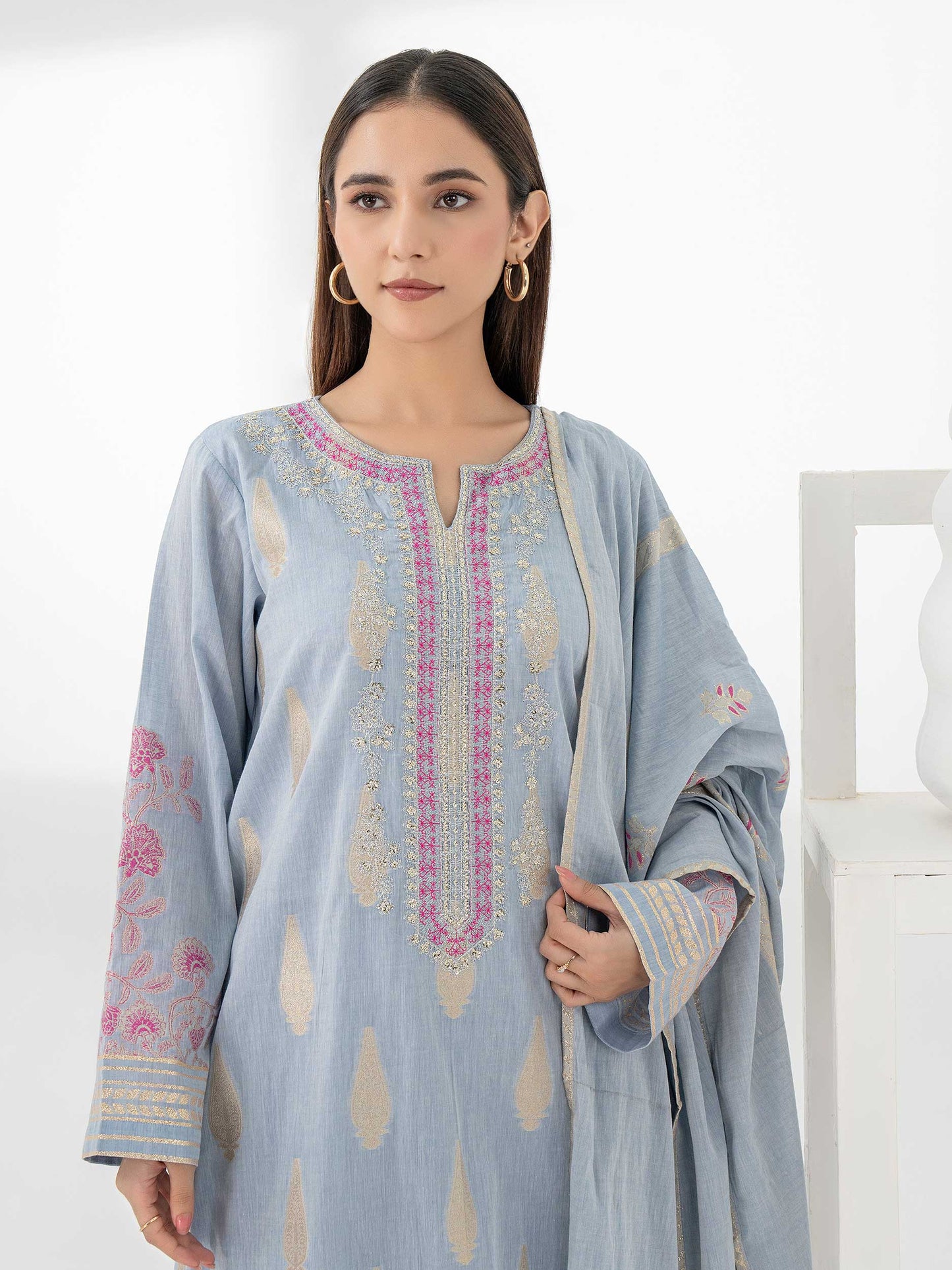 close-look-3-Piece-Jacquard-Suit-Embroidered-Pret