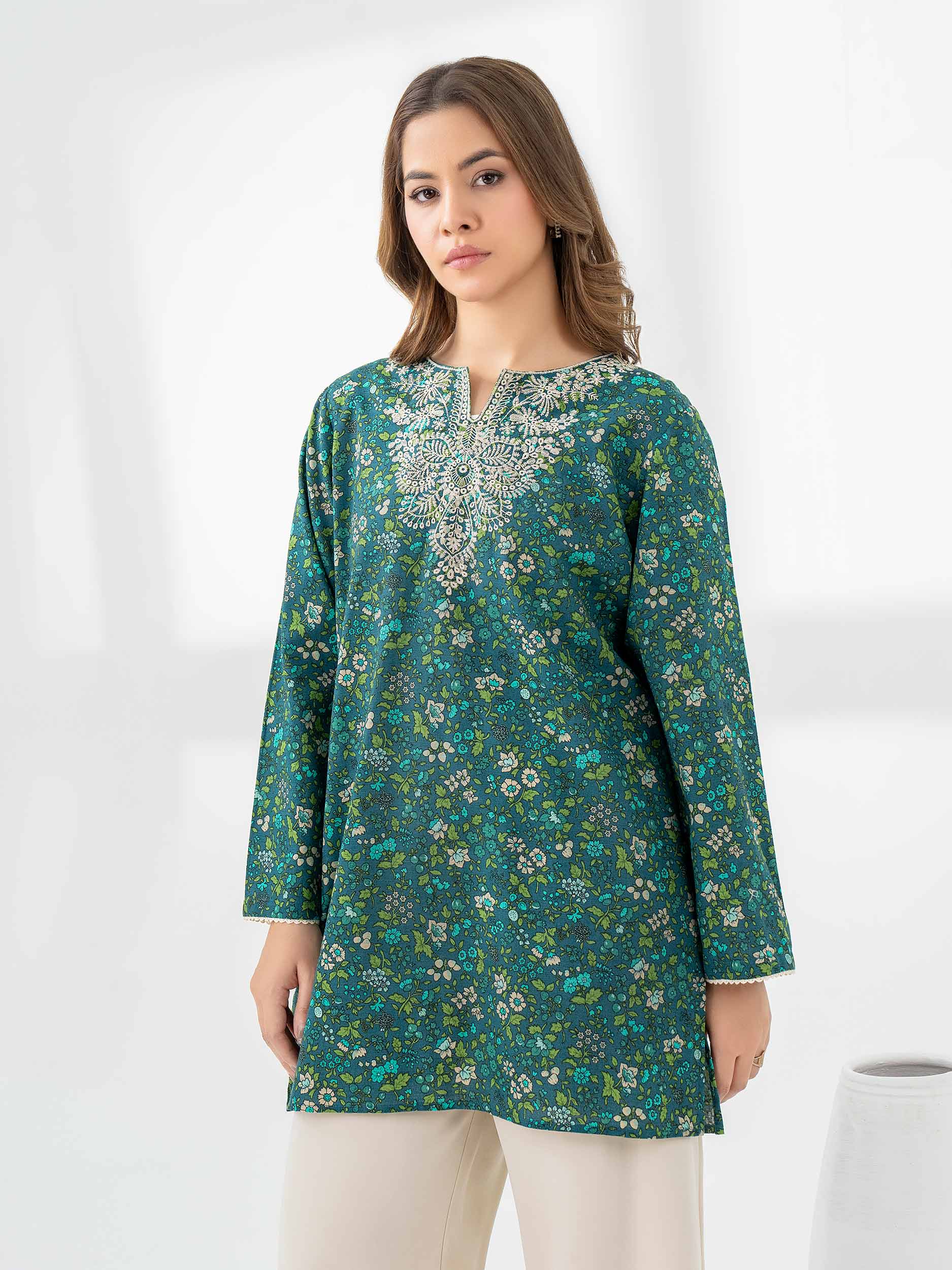 close-look-Khaddar-Kurti-Embroidered-Pret