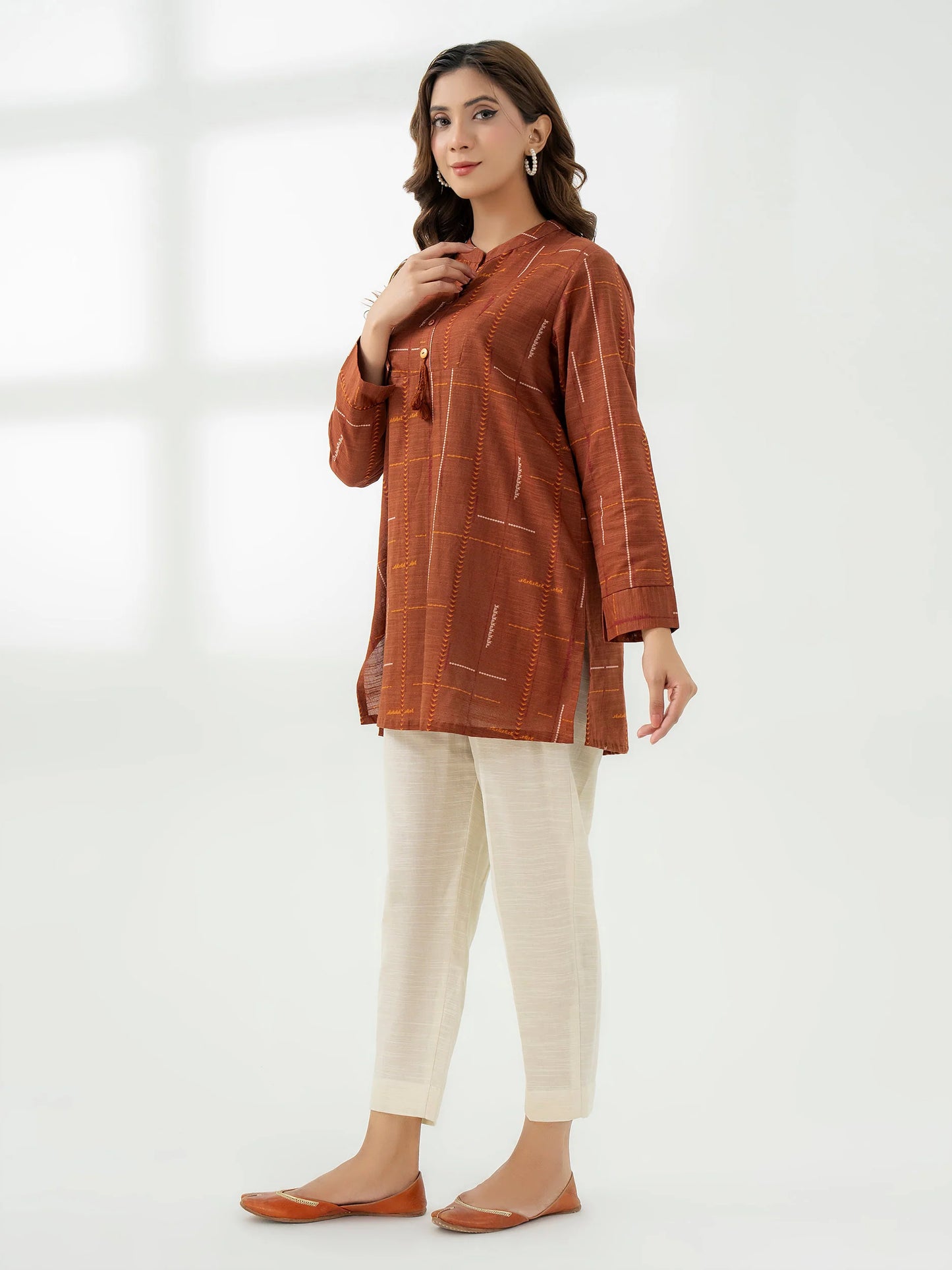 detailed-view-of-Khaddar-Kurti-Printed