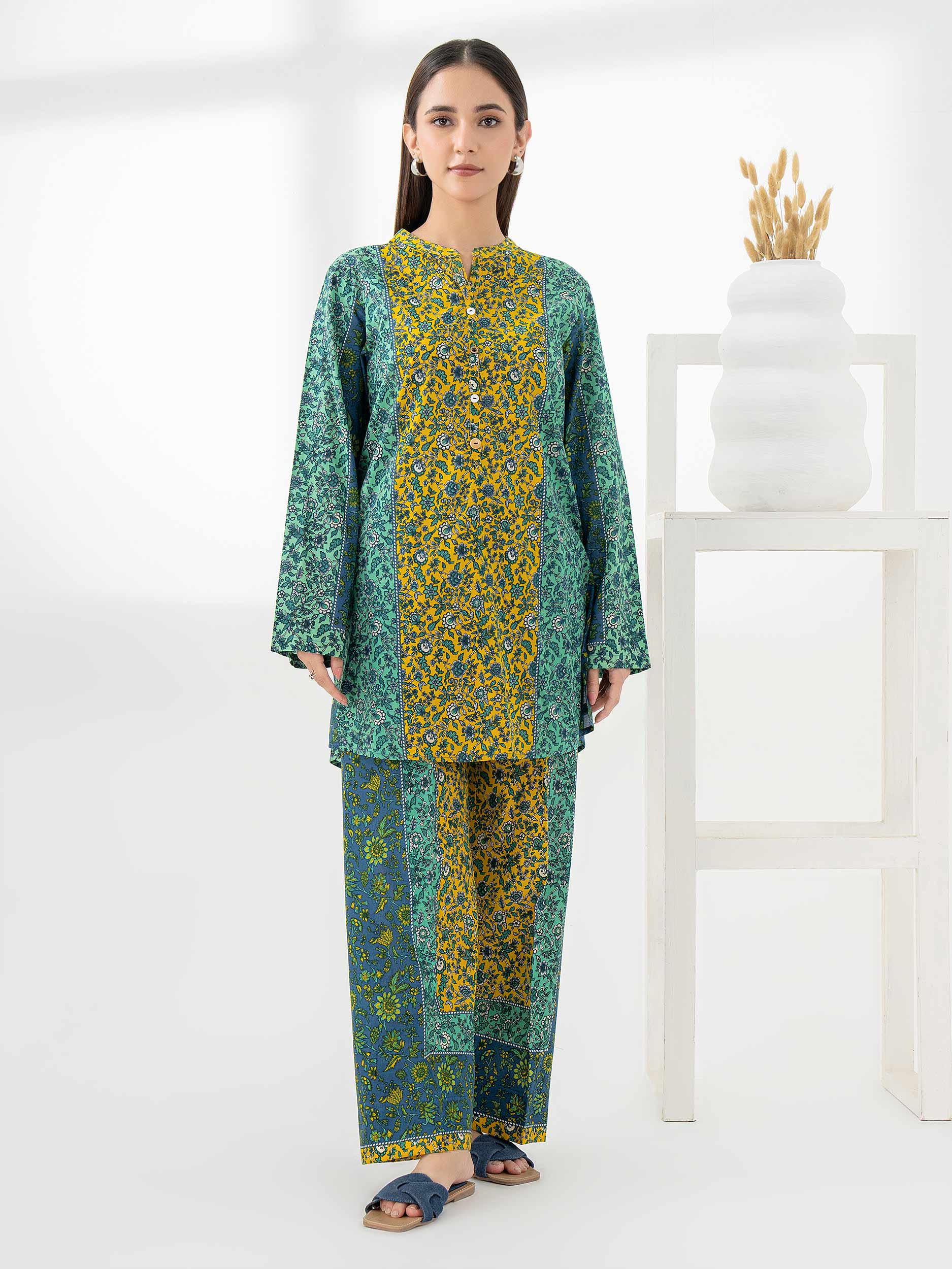 front-look-2-Piece-Cambric-Suit-Printed-Pret-gn