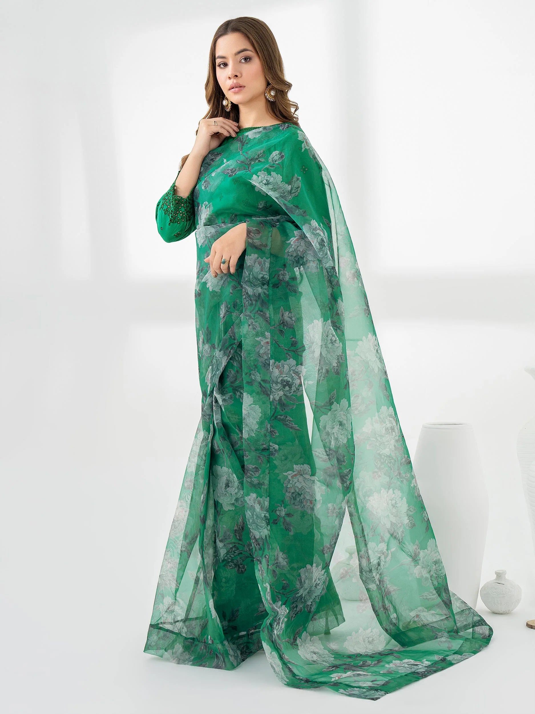 full-view-2-Piece-Organza-Saree-Embroidered-Pret