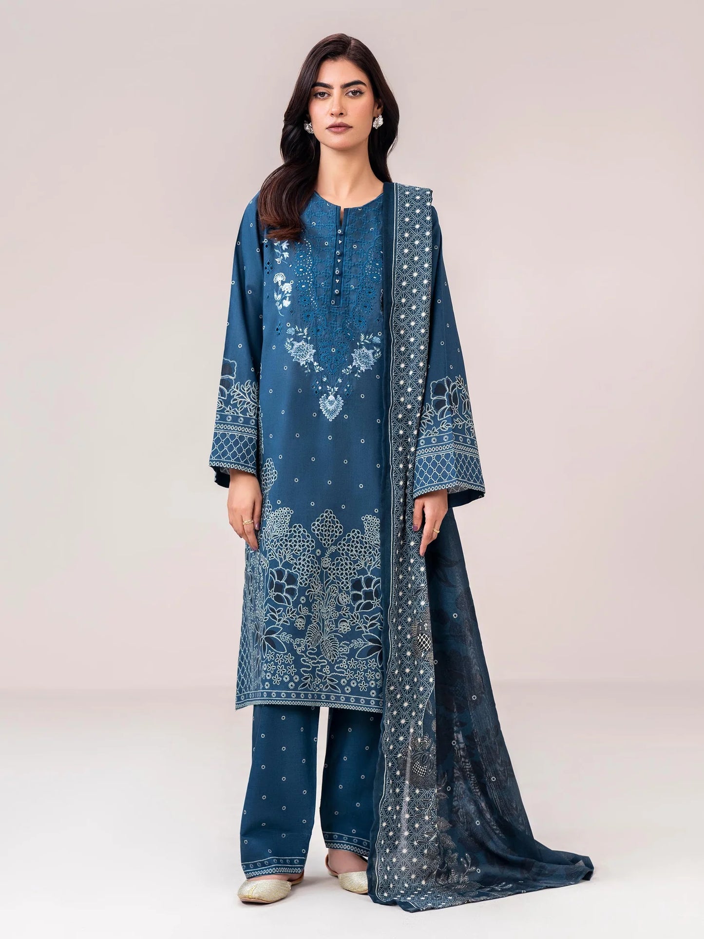 3 Piece Khaddar Suit- Embroidered (Pret)