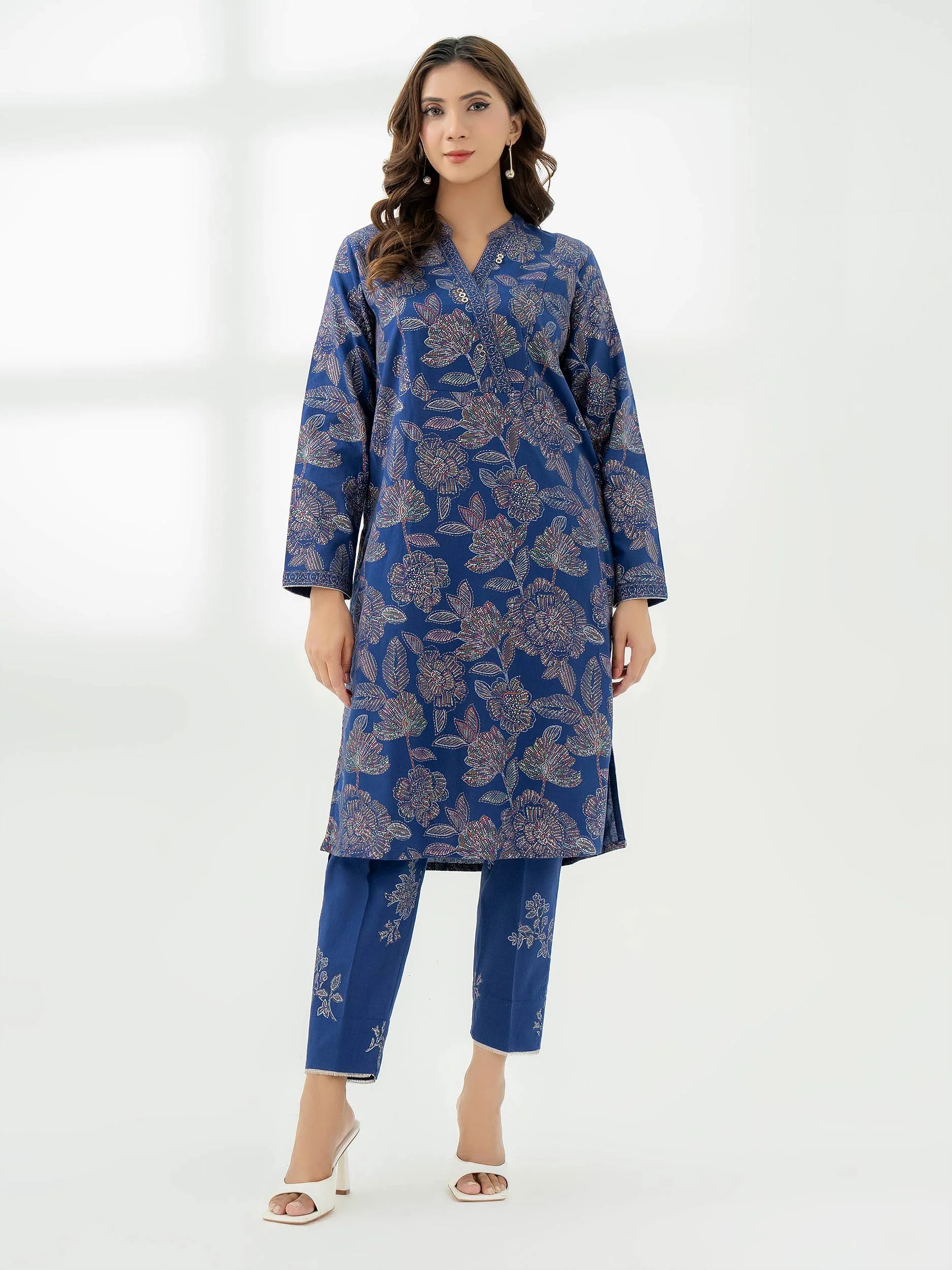 model-Blue-Khaddar-2-Piece-Suit-Paste-Print-Shirt-Trouser