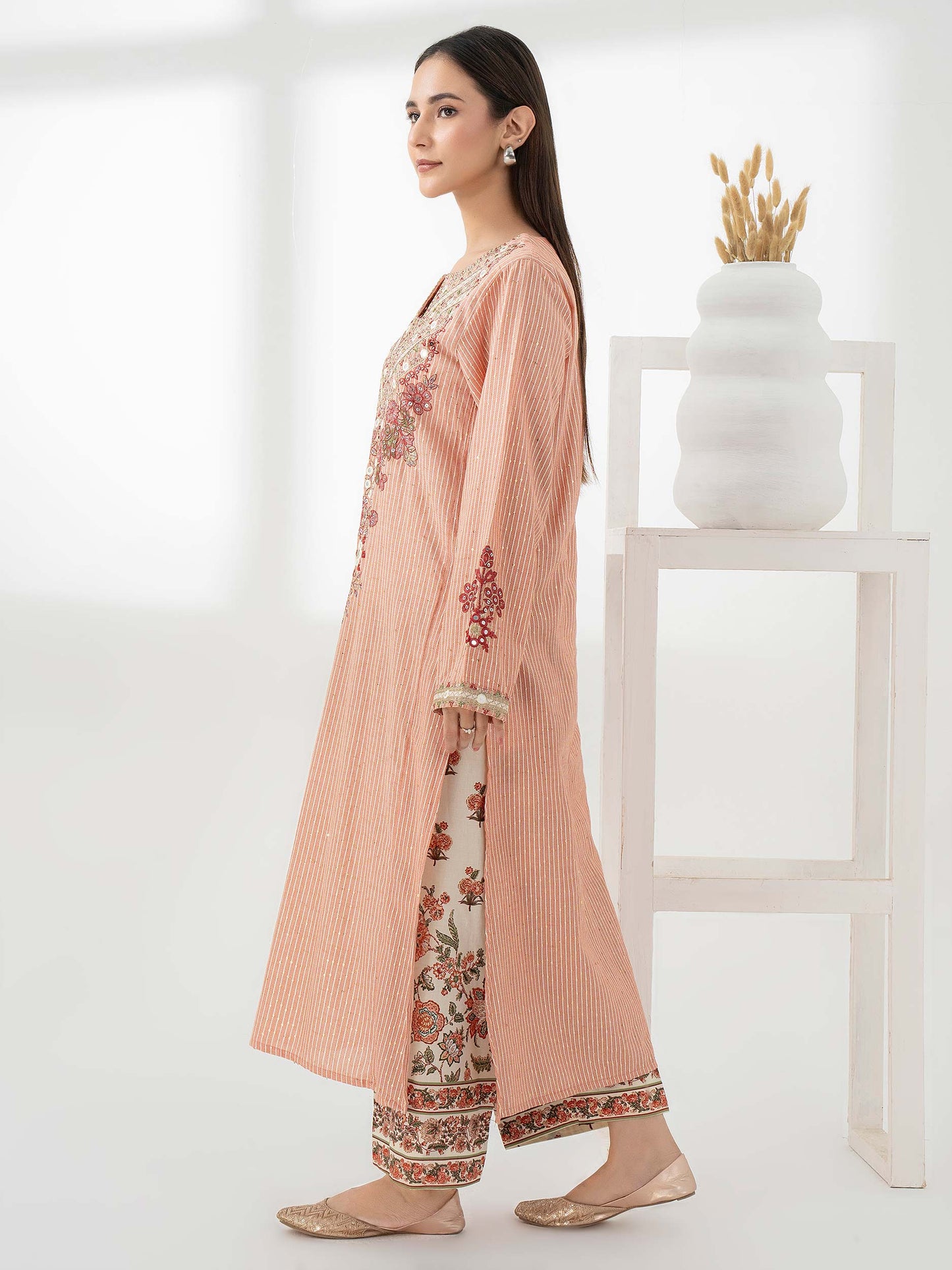 side-2-Piece-Yarn-Dyed-Suit-Embroidered-Pret-pch